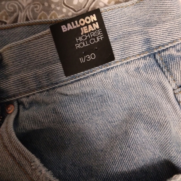 Nwt Simple Society High-rise Barrel Jeans, Baggy Tapered Rolled cuff Light Wash - Picture 8 of 11